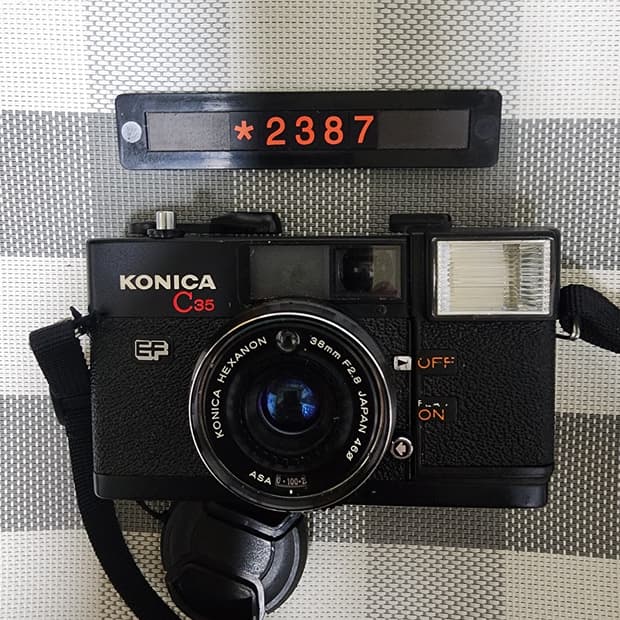 코니카 C 35 EF 필름카메라