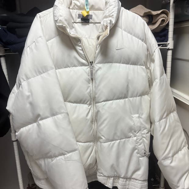 나이키 스우시 패딩