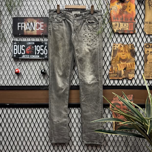 JPN VINTAGE 스터드 아일렛 타이트 스트레이트 데님 팬츠