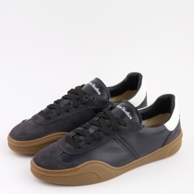 아크네 스튜디오 남성 스니커즈