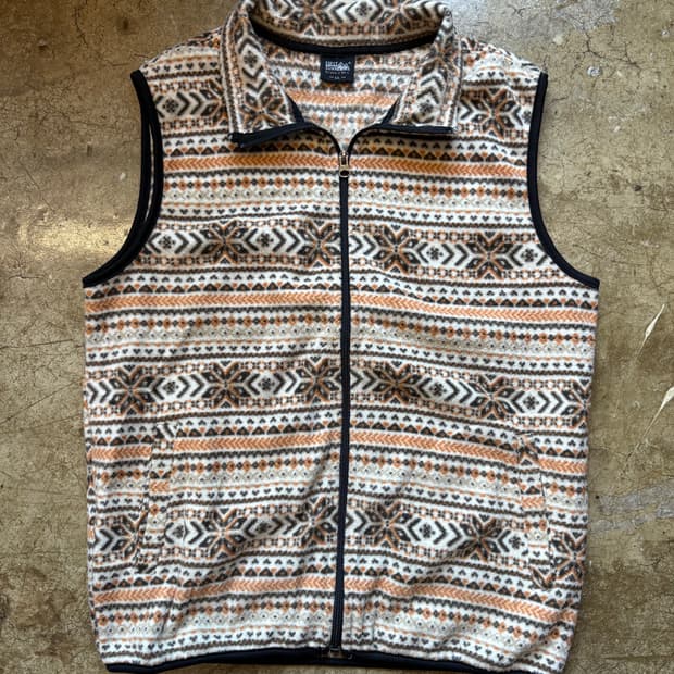 퍼스트 다운 빈티지 아가일 플리스 베스트