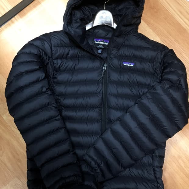 파타고니아 다운스웨터 후디 블랙