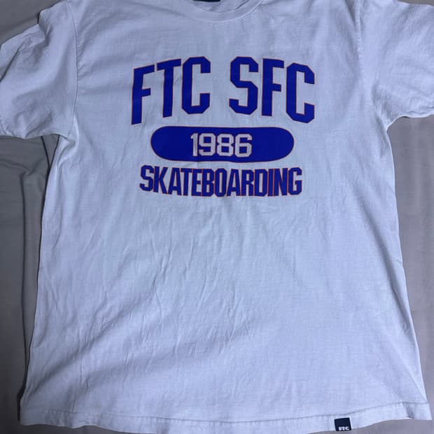 (L) FTC 2023 유니버시티 반팔 티셔츠 화이트