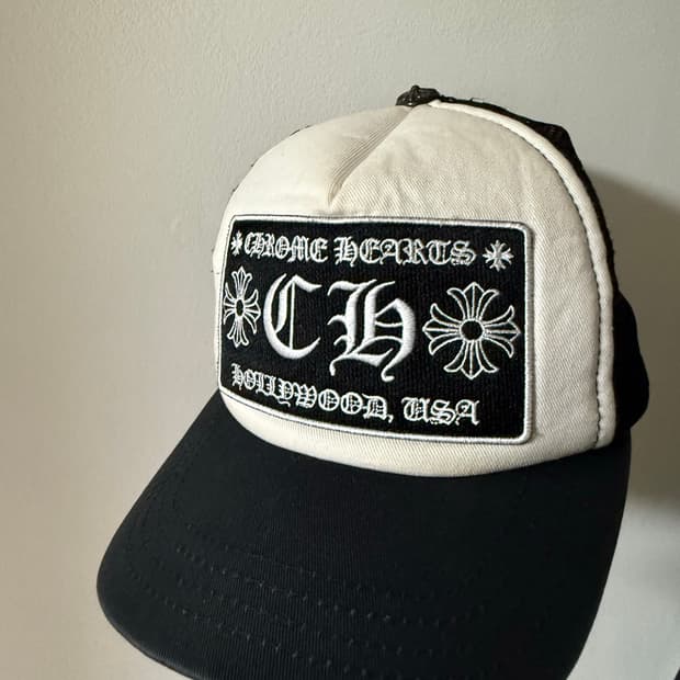 크롬하츠 모자 화이트