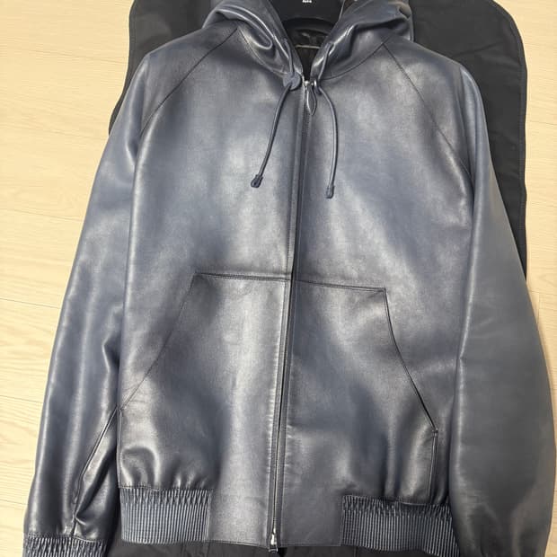 벨루티 파티나레더 후드자켓 52사이즈