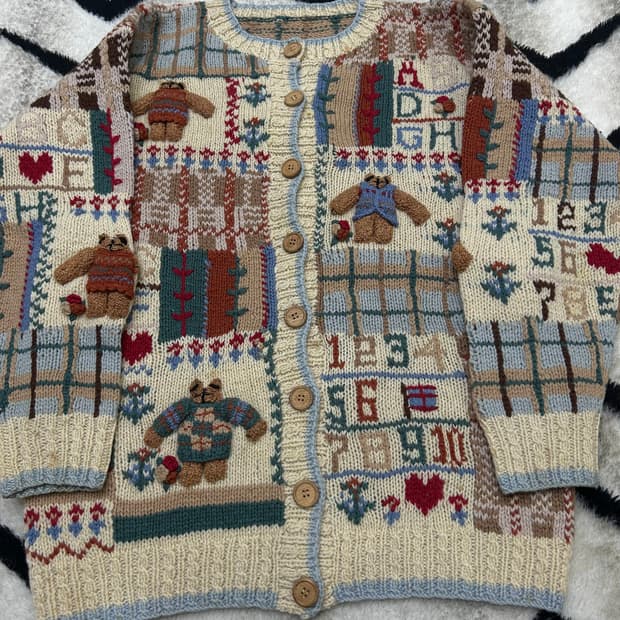 [Free]Novara 핸드메이드 니트 가디건 