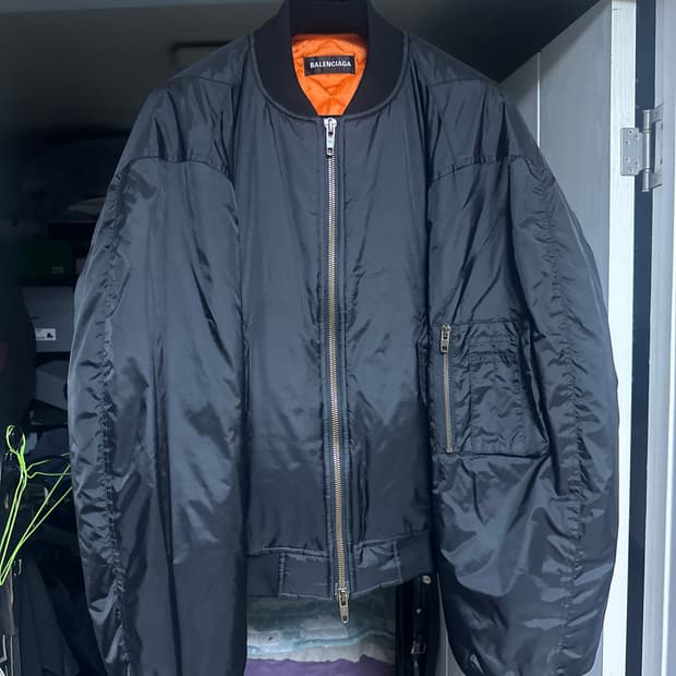 [50] 발렌시아가 스테로이드 봄버 재킷