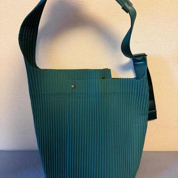 옴므플리세 유틸백 24년 8월 먼슬리 그린