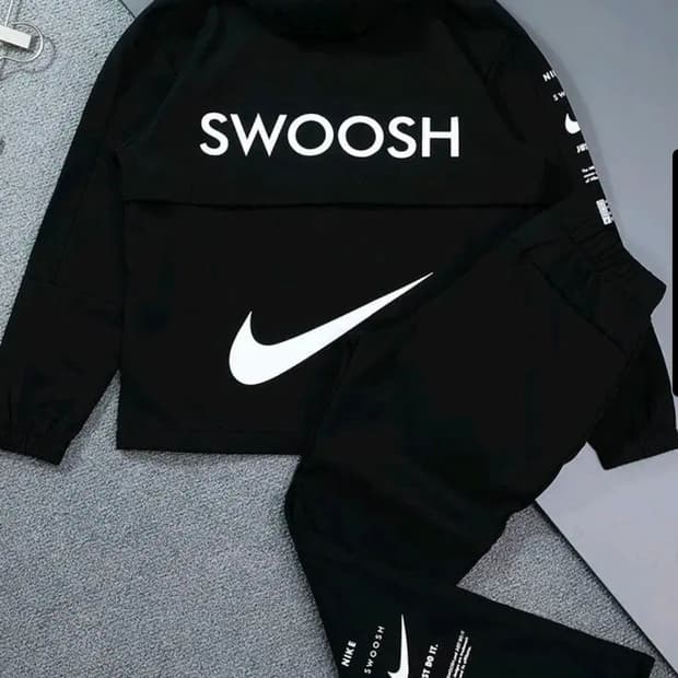 블랙 색상 나이키 스우시 트레이닝 세트