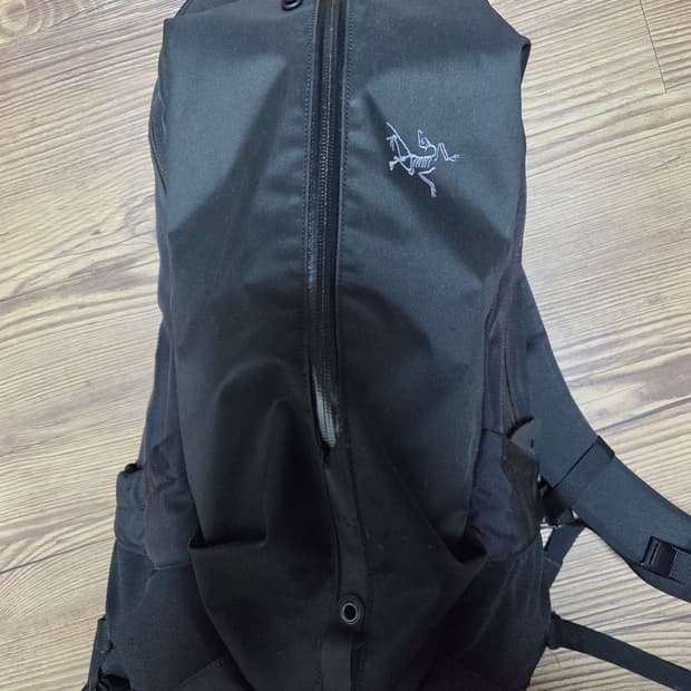 아크테릭스 아로22 스텔스블랙