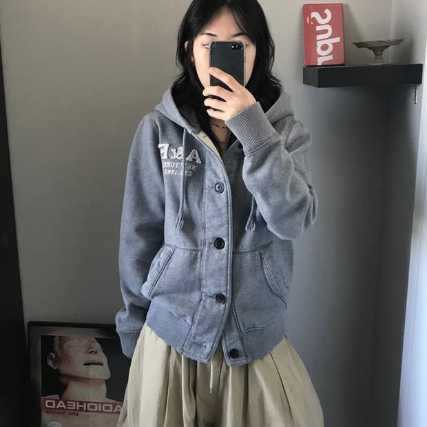 아베크롬비 자수 로고 그레이 버튼 후드집업