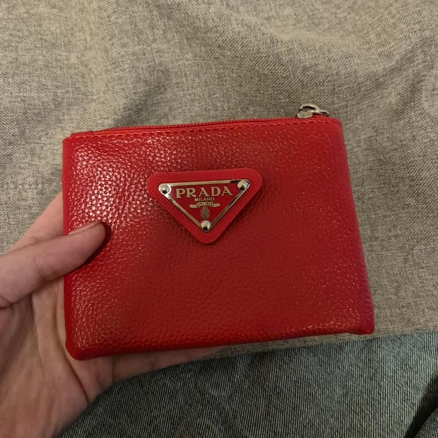 프라다 리폼 가죽 파우치