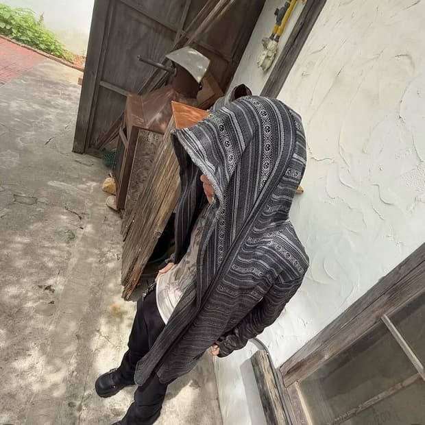 ”EDGE“ hijab-designed cardigan