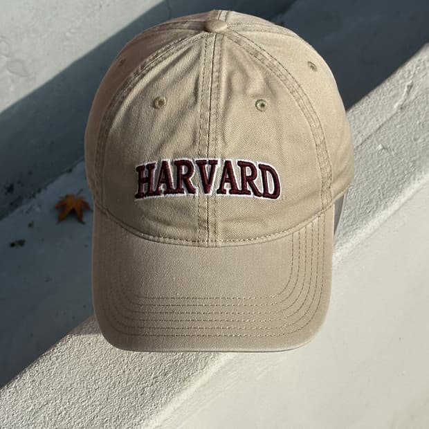 [F] 하버드 로고 베이지 볼캡 모자