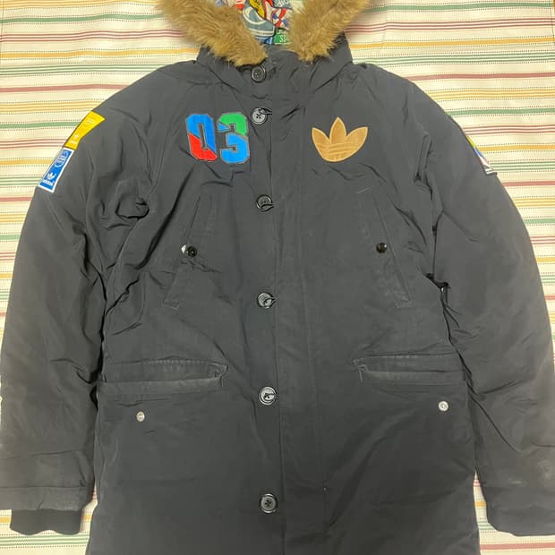 아디다스 파이어버드 벳지다운 하프패딩(100)