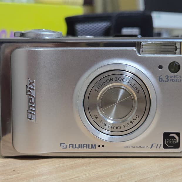 후지필름 파인픽스 F11 레트로디카