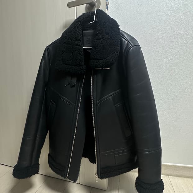 플레이스 먼트 무스탕