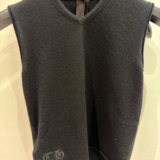 크롬하츠 캐시미어 대거 비즈 자수 브이넥 니트