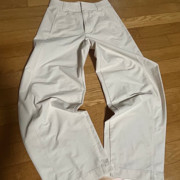 유니클로 베기커브진