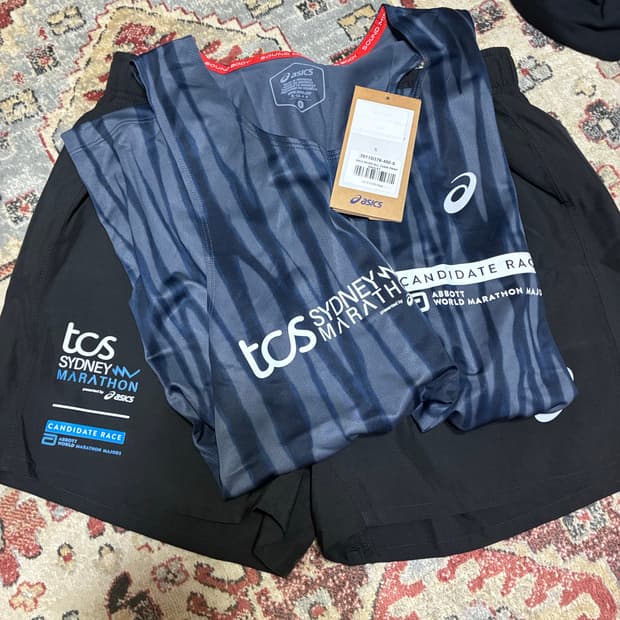 아식스 시드니마라톤 싱글렛 팬츠세트