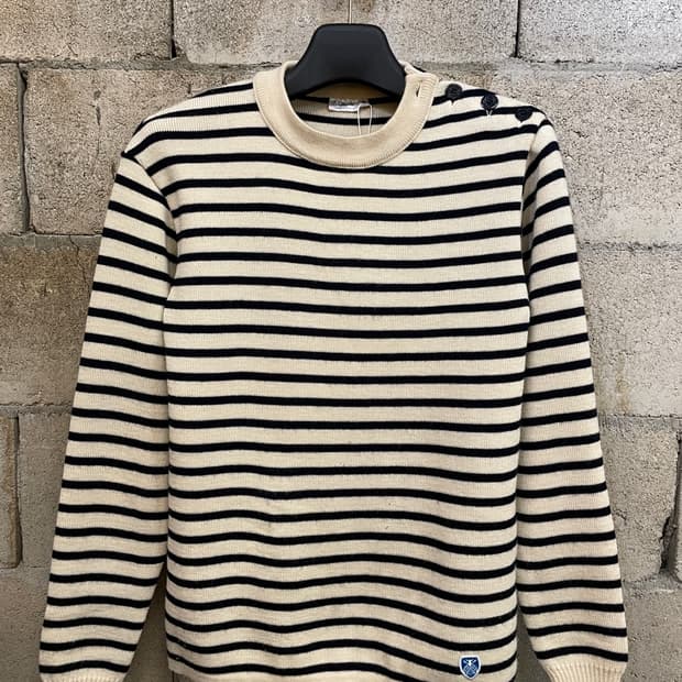 오르치발 버튼 울 니트