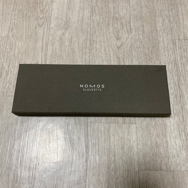 노모스 시계 가죽 케이스