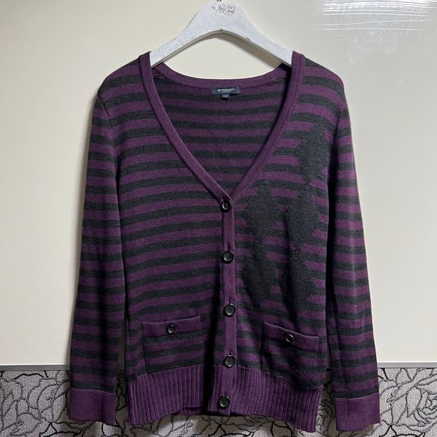버버리 런던 스트라이프 가디건 퍼플