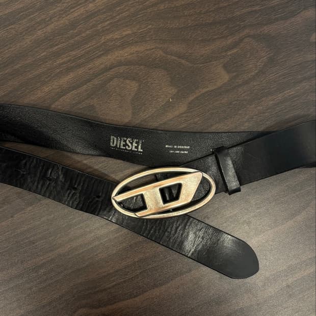 DIESEL Big Oval D Logo Buckle Leather
