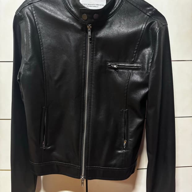 썸플레이스 넥 버튼 투웨이 슬림 라인 레이싱 레더자켓 블랙