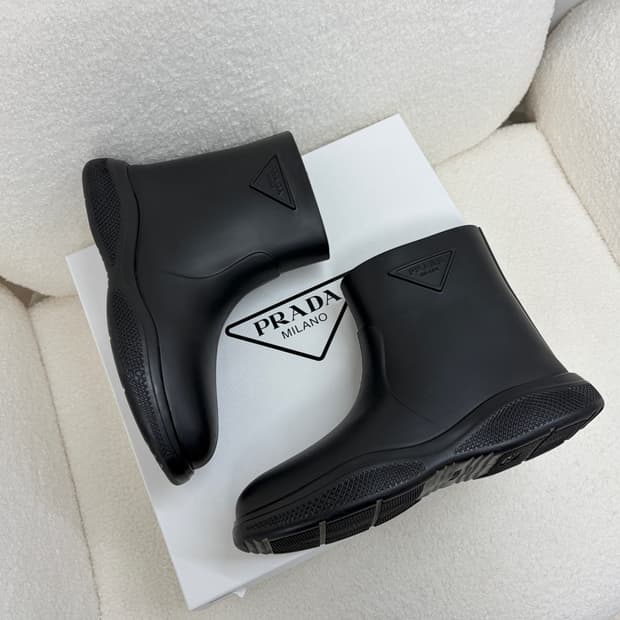 프라다 멜로우 러버 레인부츠 블랙