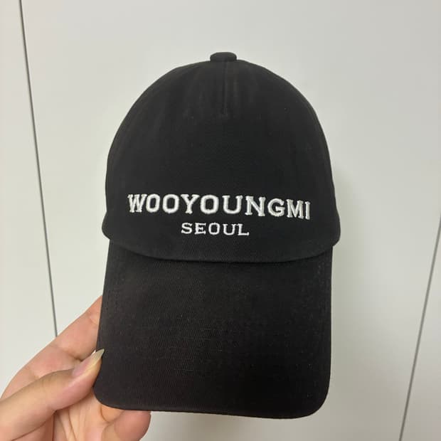 우영미 서울 볼캡