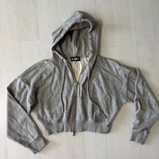 블랙업 가오리핏 크롭 후드집업