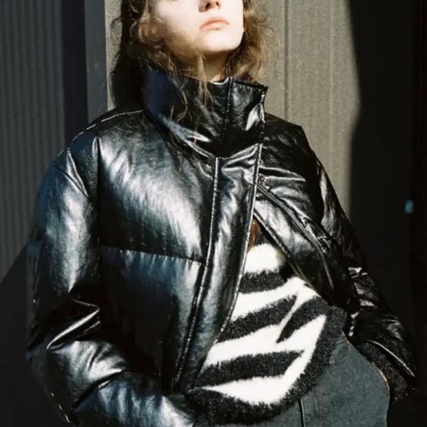 SIENNE 심볼 레더 다운