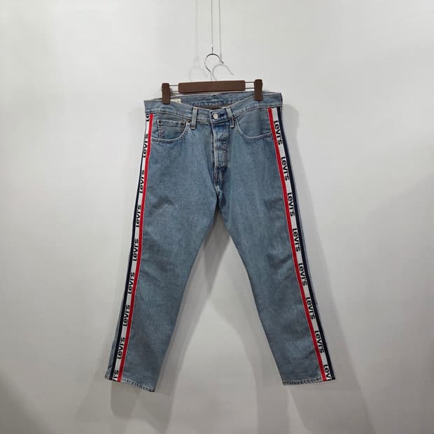 리바이스 501 빅E 프리미엄 사이드라인 연청 데님팬츠 32/28