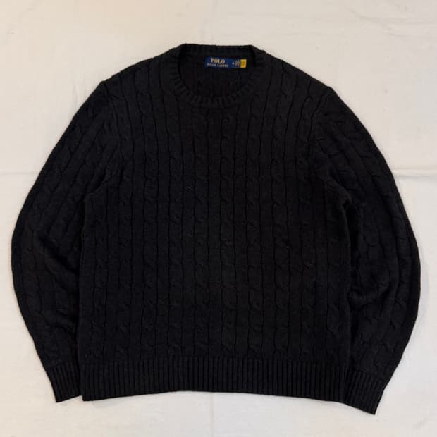 큐알탭) 폴로 신형 꽈배기 케이블 니트 딥차콜 그레이