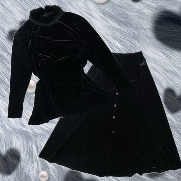 🖤퍼 포인트 벨벳 셋업🖤 고스로리 공겜여주 럭셔리 블랙 지뢰계 코디