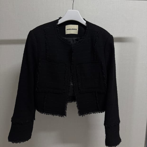 인사일런스 크롭 트위드 자켓