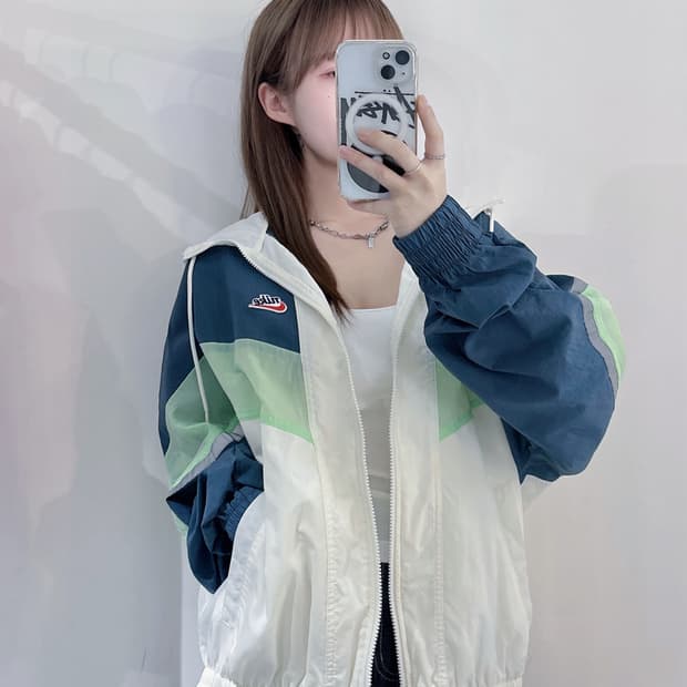 나이키 배색 스우시 바람막이