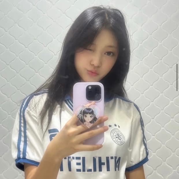 시눈23ss 스포티트랙 하프 슬리브티뉴진스 해린