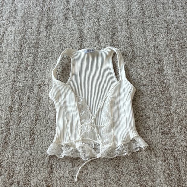 자라 레이스 탑