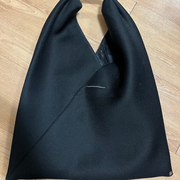 메종마르지엘라 메쉬 트라이앵글백 가방