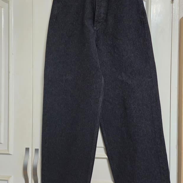 cos 코스 릴렉스드 와이드 레그진 블랙 46사이즈