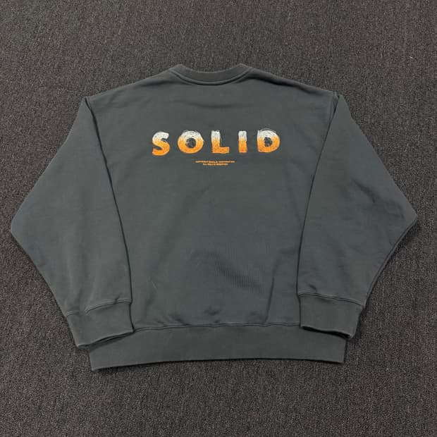 솔리드옴므 25FW 그라데이션 엠브로이더리 맨투맨