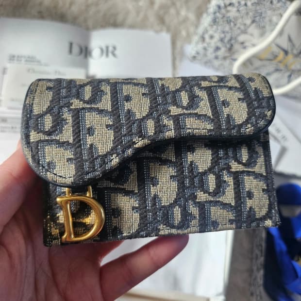 디올 오블리크 새들 지갑