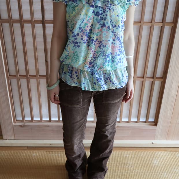 frill pattern top 