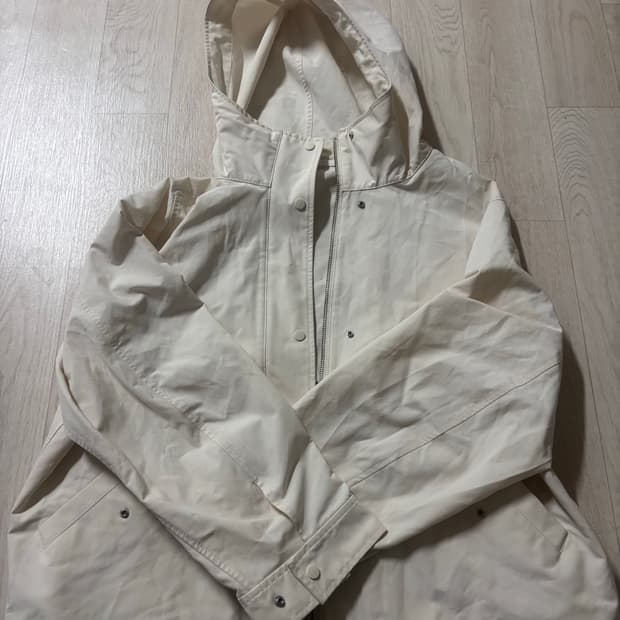 유니클로 후드자켓 바람막이 