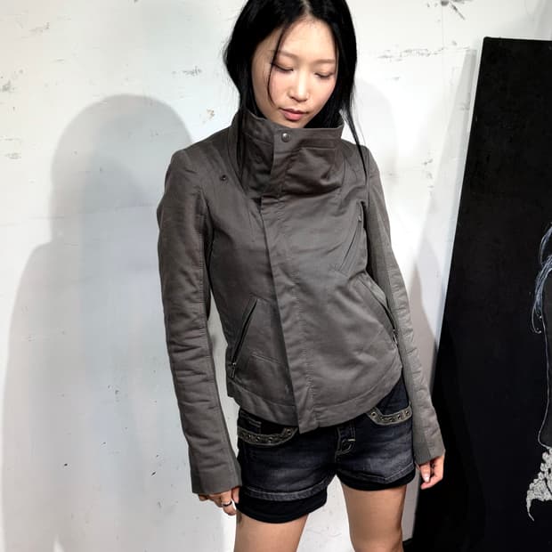 시스템 하이넥 카라 락시크 고딕 크롭 자켓