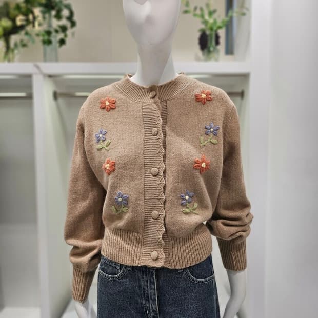 온앤온 플라워 자수 가디건