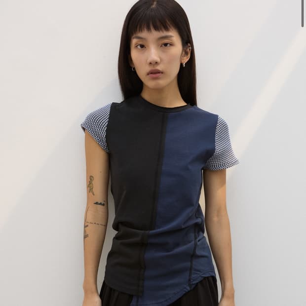 0tape 공테잎 DECONSTRUCTED PANEL T-SHIRT