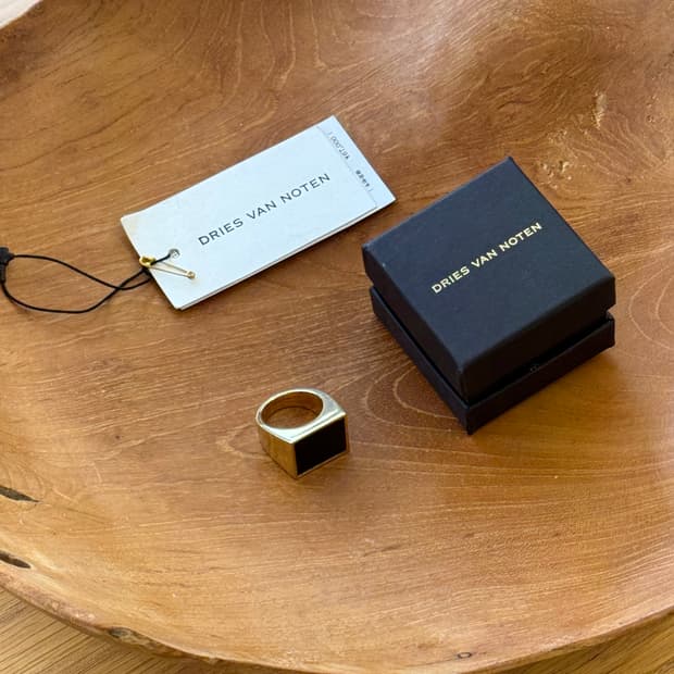 드리스 반 노튼 brass signet ring